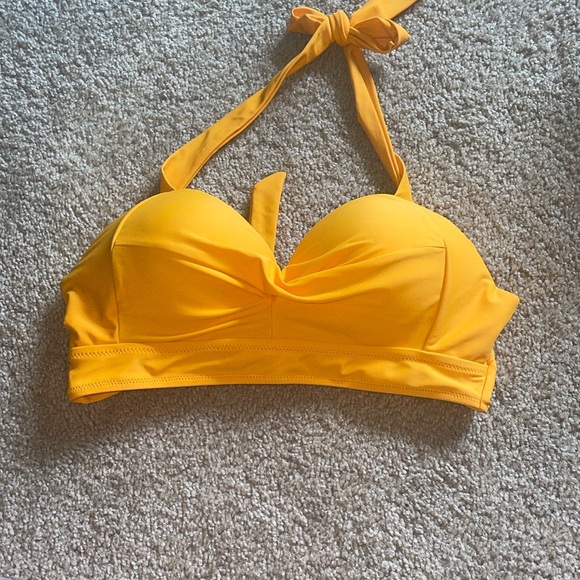 Yellow Bikini Top with Floral High-Waisted Bottoms size medium summer bikini - Picture 11 of 13